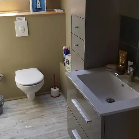 Lägenhet Nouvel Tres Confortable Avec Cuisine Et Frigo