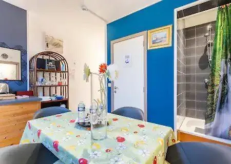 Nouvel Tres Confortable Avec Cuisine Et Frigo